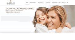 Desktop Screenshot of albalatdental.com
